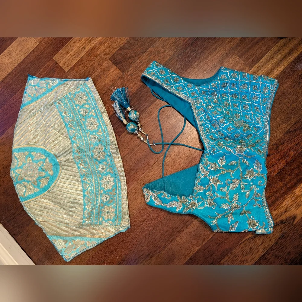 Aqua Banarasi Weave Lehenga Choli - Picture 4 of 8